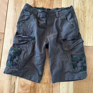 Boys/Mens hiking shorts green/camo - size 28